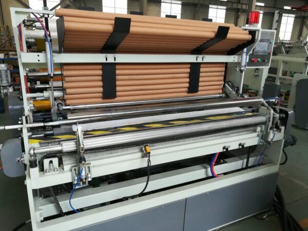 Линия бумажных полотенец (рулонный формат)